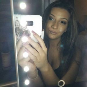 Meet your Posher, Caitlin